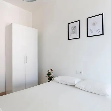 Apartment Poblenou Only For Families 3bd Next To The Beach!